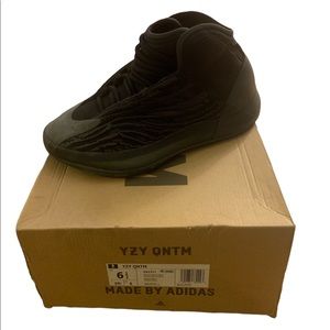 Adidas Yeezy Quantum Onyx